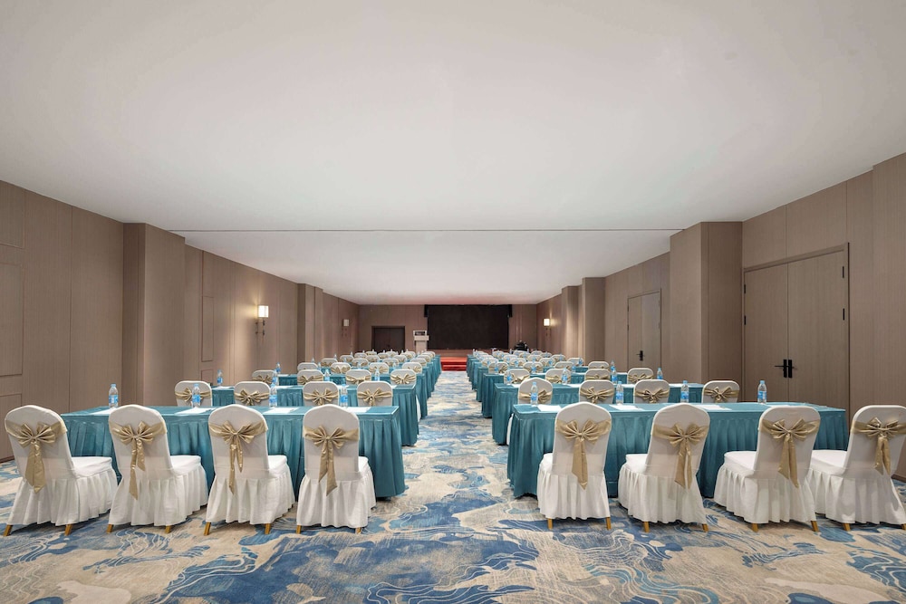 Days Hotel By Wyndham Xishuangbanna Jinghong