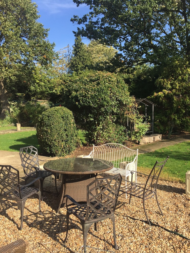 Edgware Bed and Breakfast