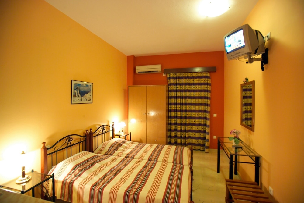 Ifestia Hotel Santorini