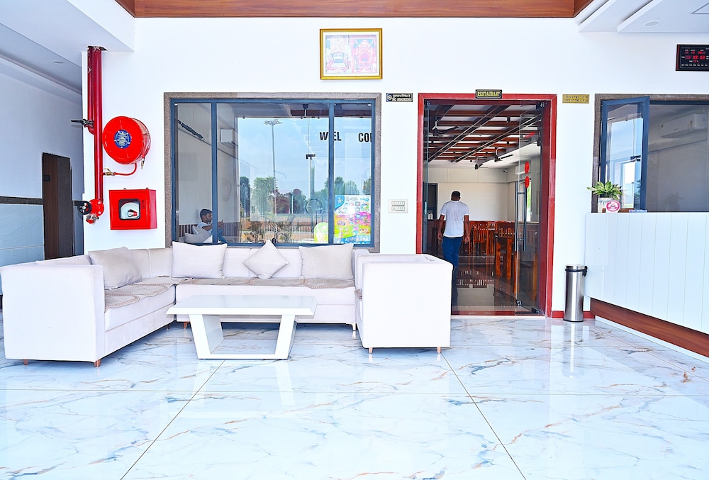 HOTEL MADHUVAN & RESORT