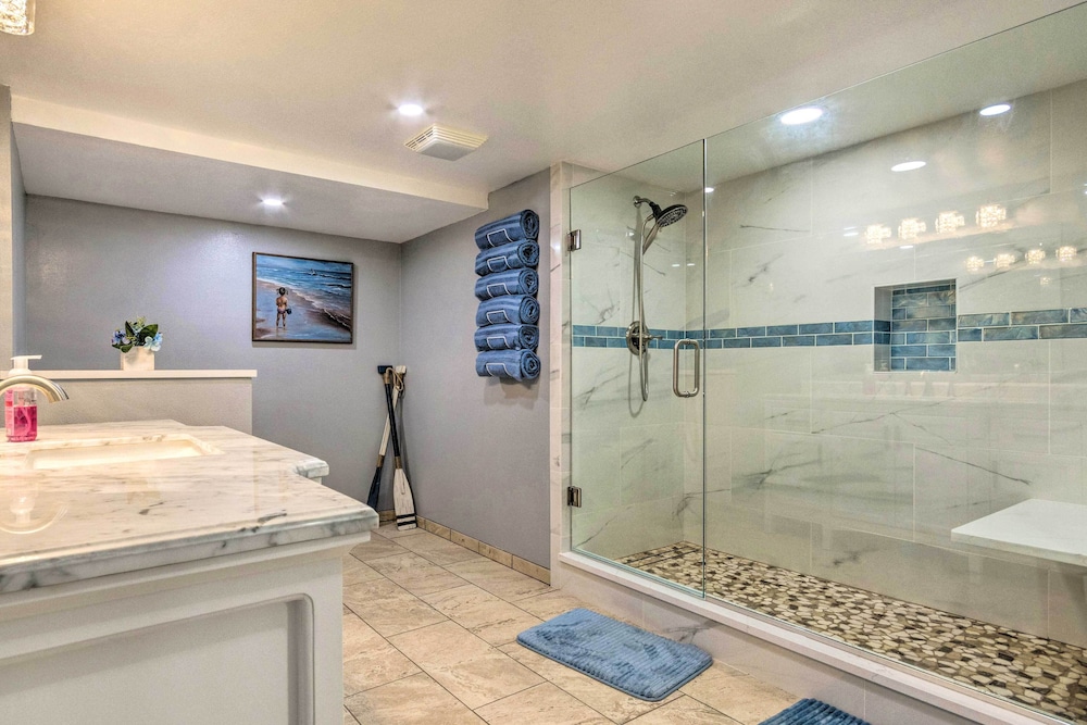 Scranton Vacations - Lakefront Hideaway in Scranton: Spacious Deck - Property Image 1