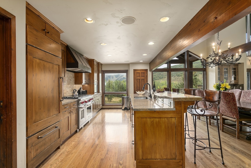 Upper Telemark Drive Home at Deer Valley Resort - 7 Bedroom Home with Hot Tub #2960 7 Home