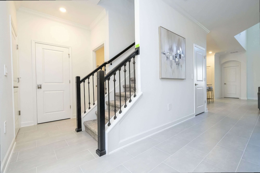 Themed 5Bd Family Villa w Pool Spa Near Disney