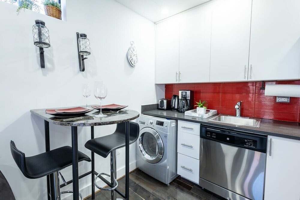 809 Midtown Apartments