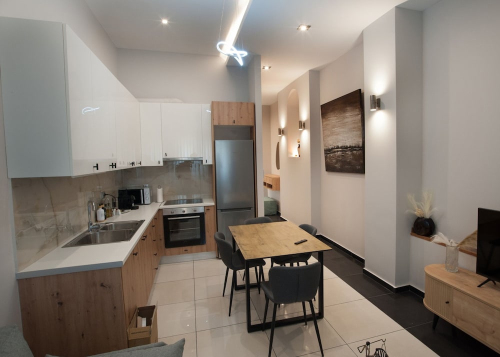 Sia s Retreat 1 in Nea Smirni