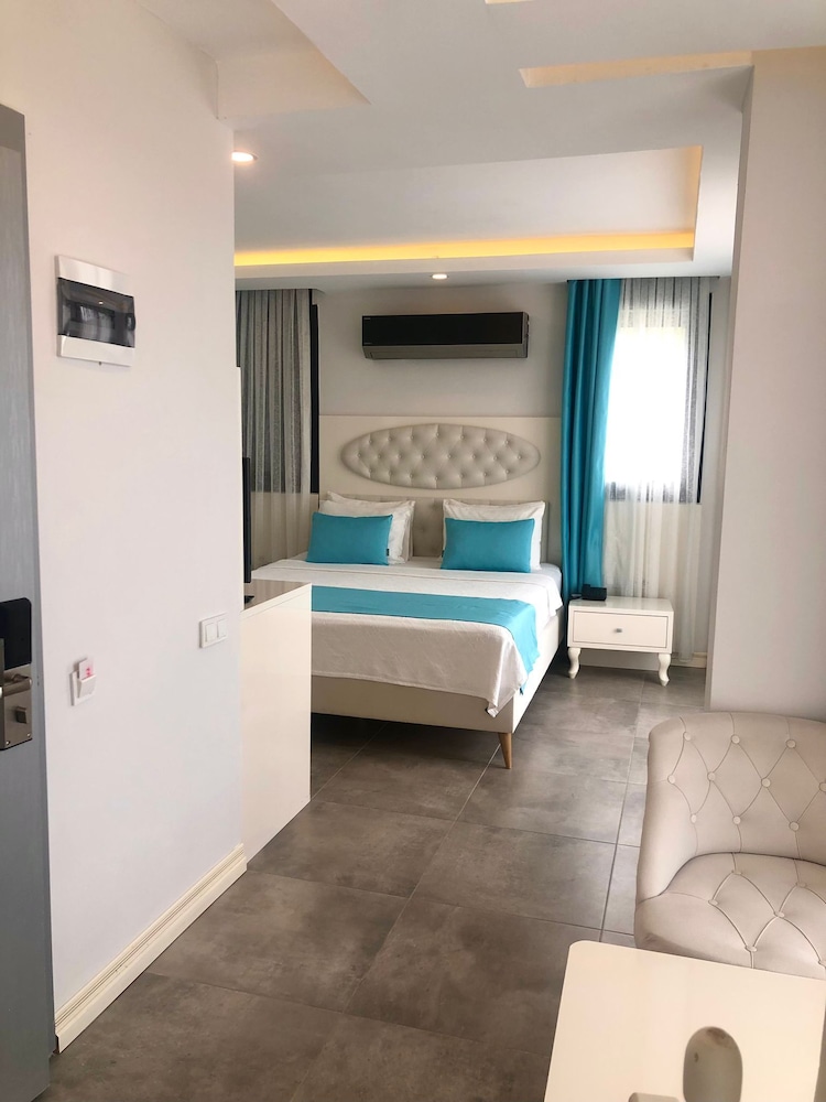 Monastery Suites Hotel - Image 23