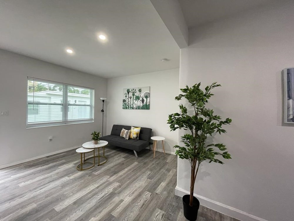 Douglas Rd Apartments