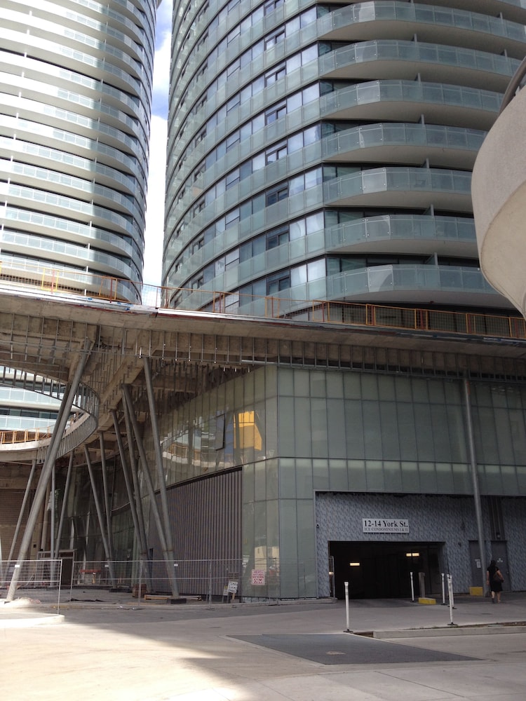 Atlantis Furnished Suites - York Street