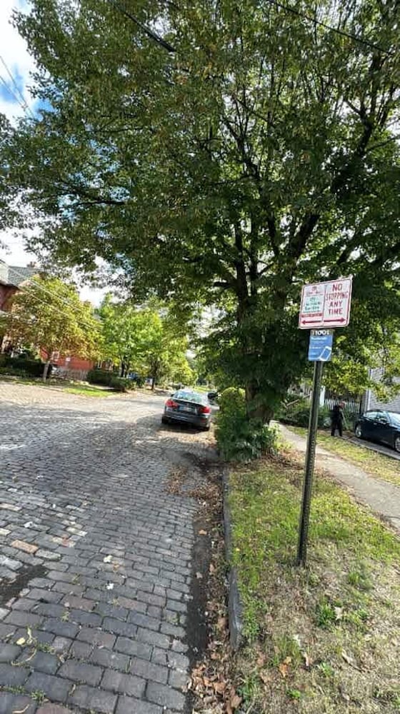 Short North Convention King Bed Parking Free
