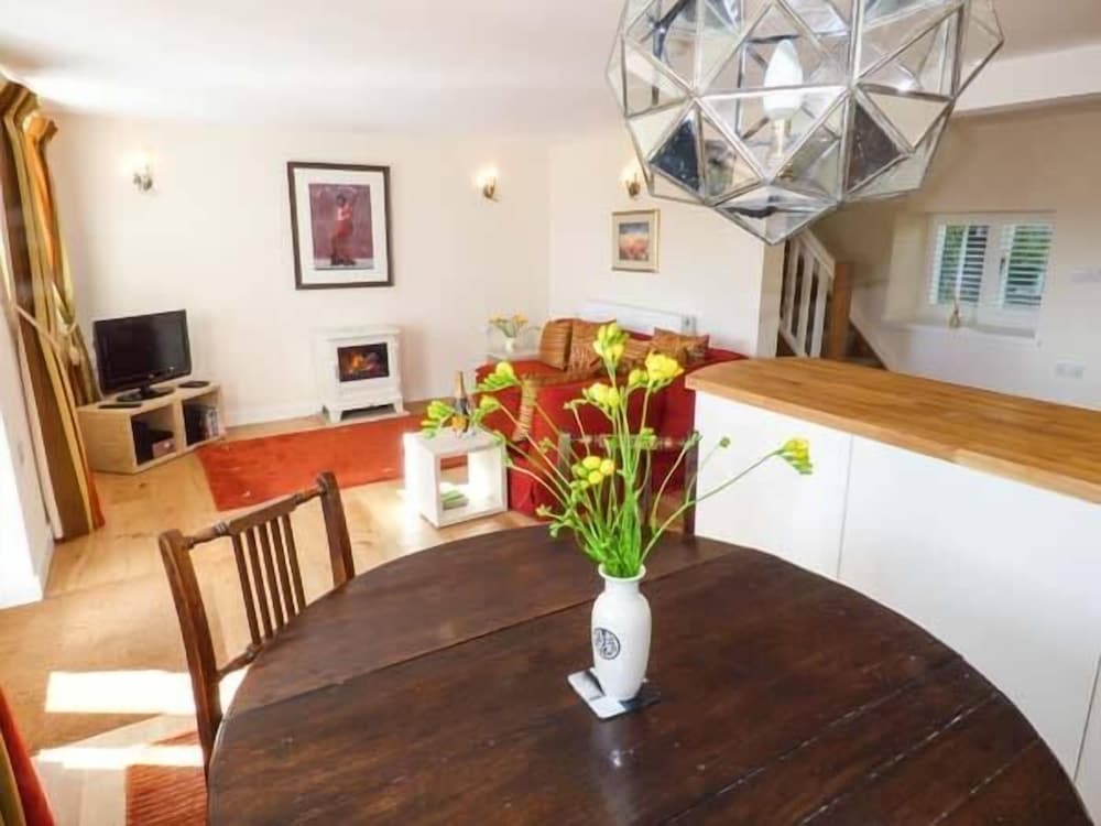 Kestrel Cottage view 4