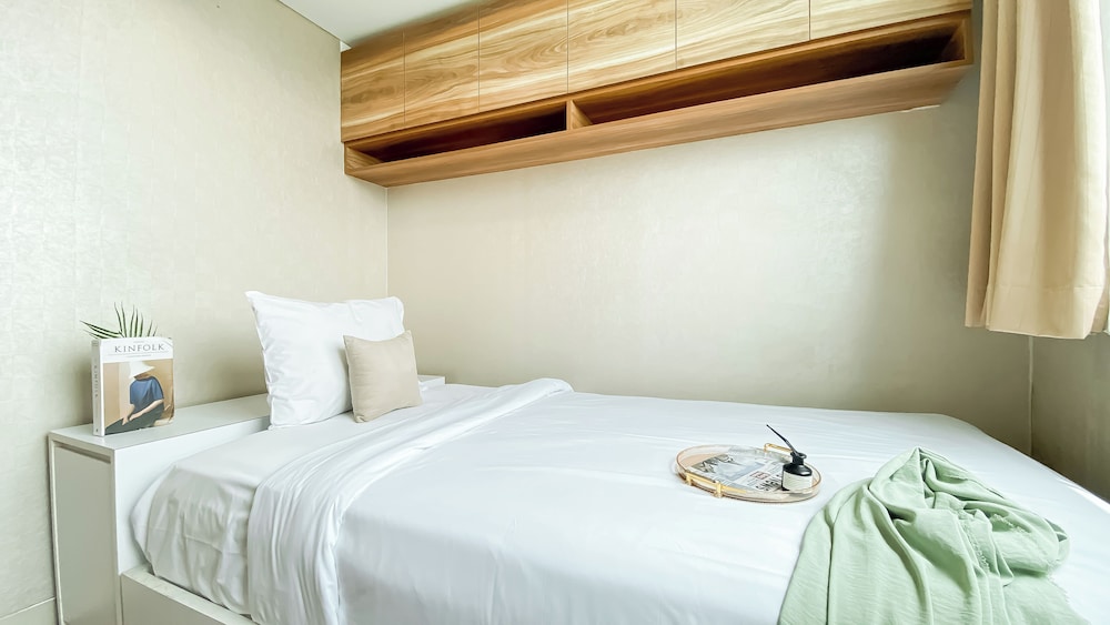 Wonderful And Homey 2Br Apartment At Springhill Terrace Residence