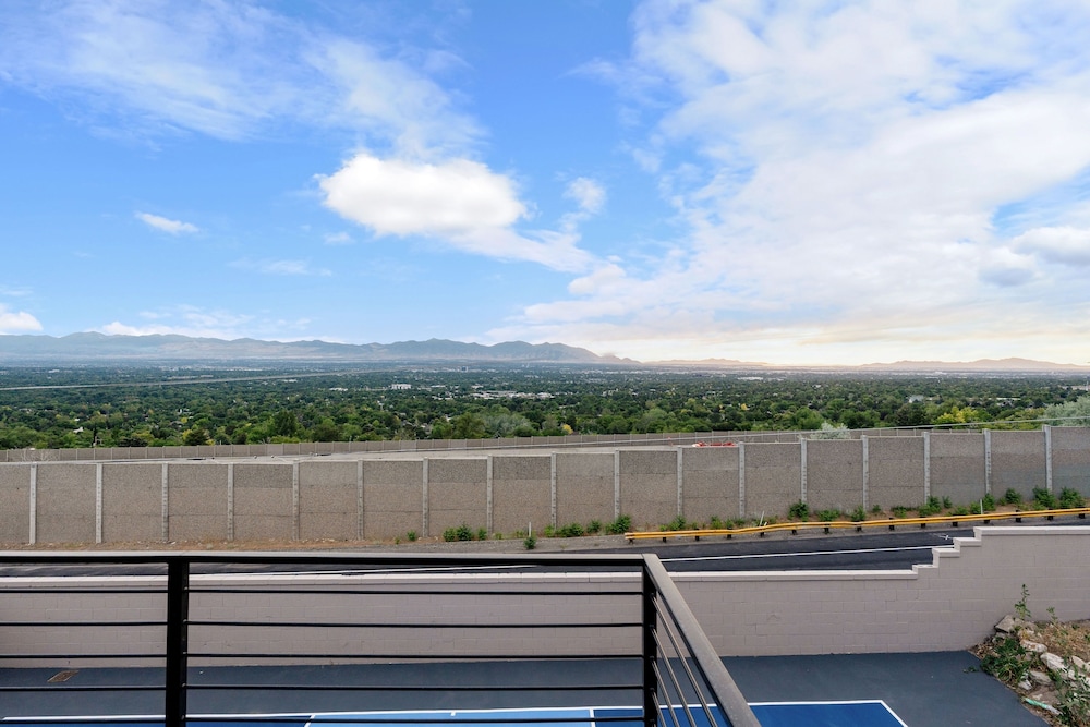 All-new Luxe Stay Views, Sauna & Hot Tub 7 Bedroom Villa