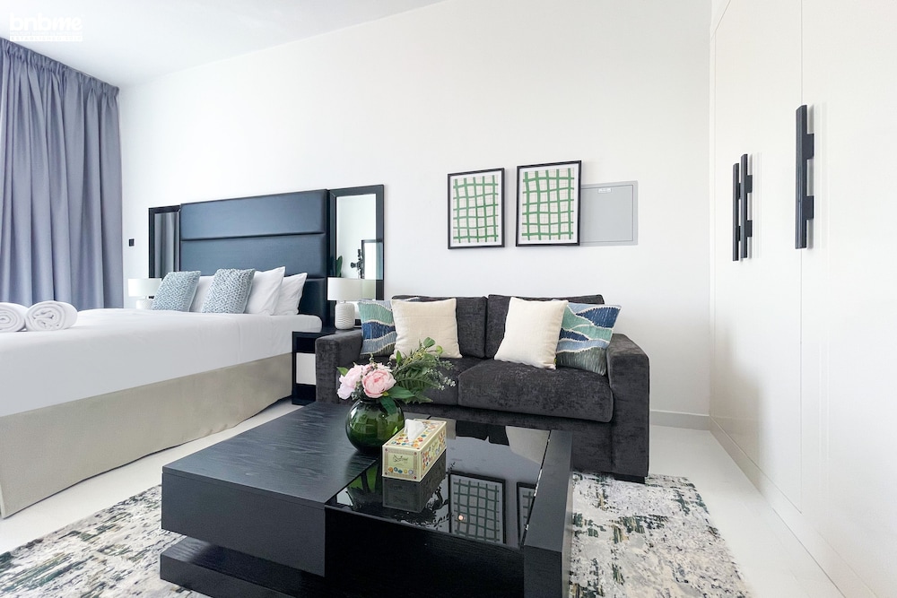 ST-Giovani BTQ-1918 by bnbme homes