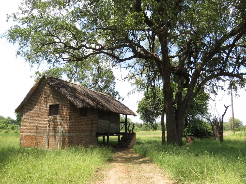Croc Valley Camp