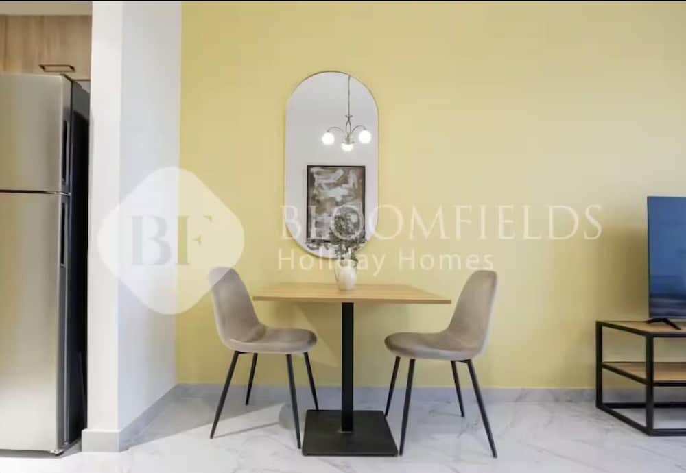 220 Bloomfields Snug STU Oasis Masdar