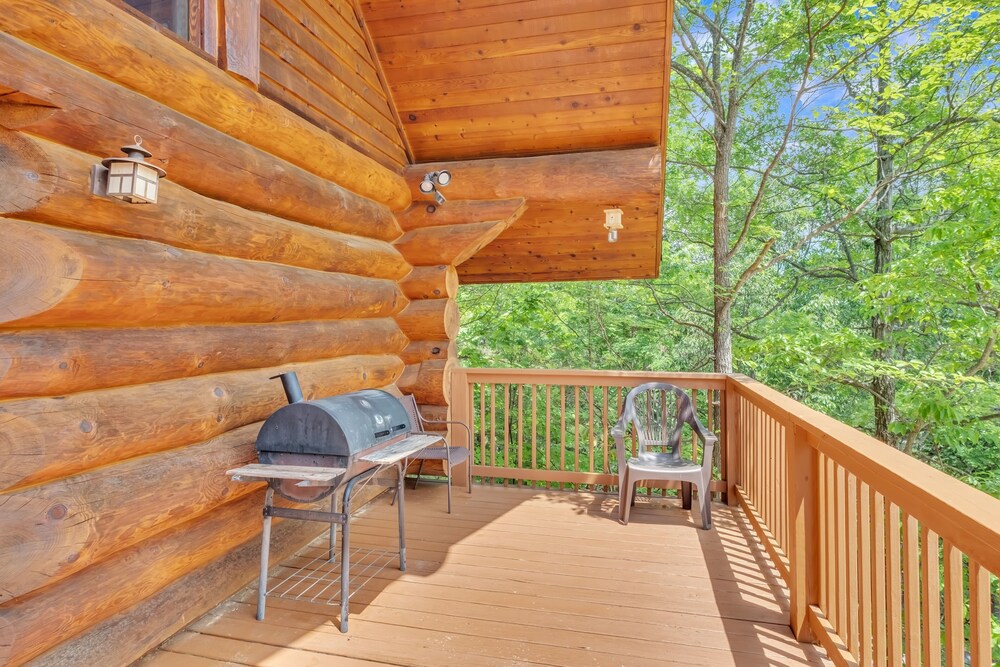 Stunning Views - Amazing Mountain Views 2 Bedroom Cabin by Heavenly Views Resort view 3