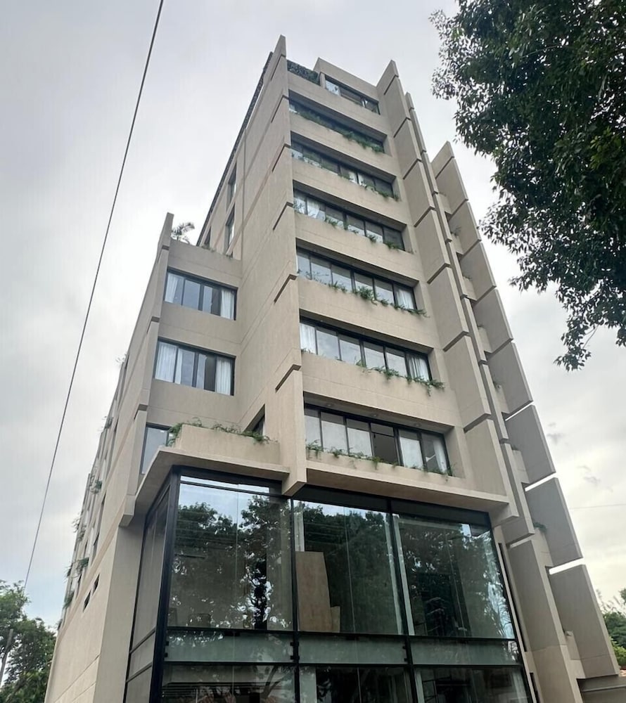 Divina Tower