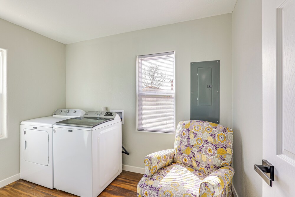 Near Parks & Dtwn Artesia: Home w/ Fire Pit