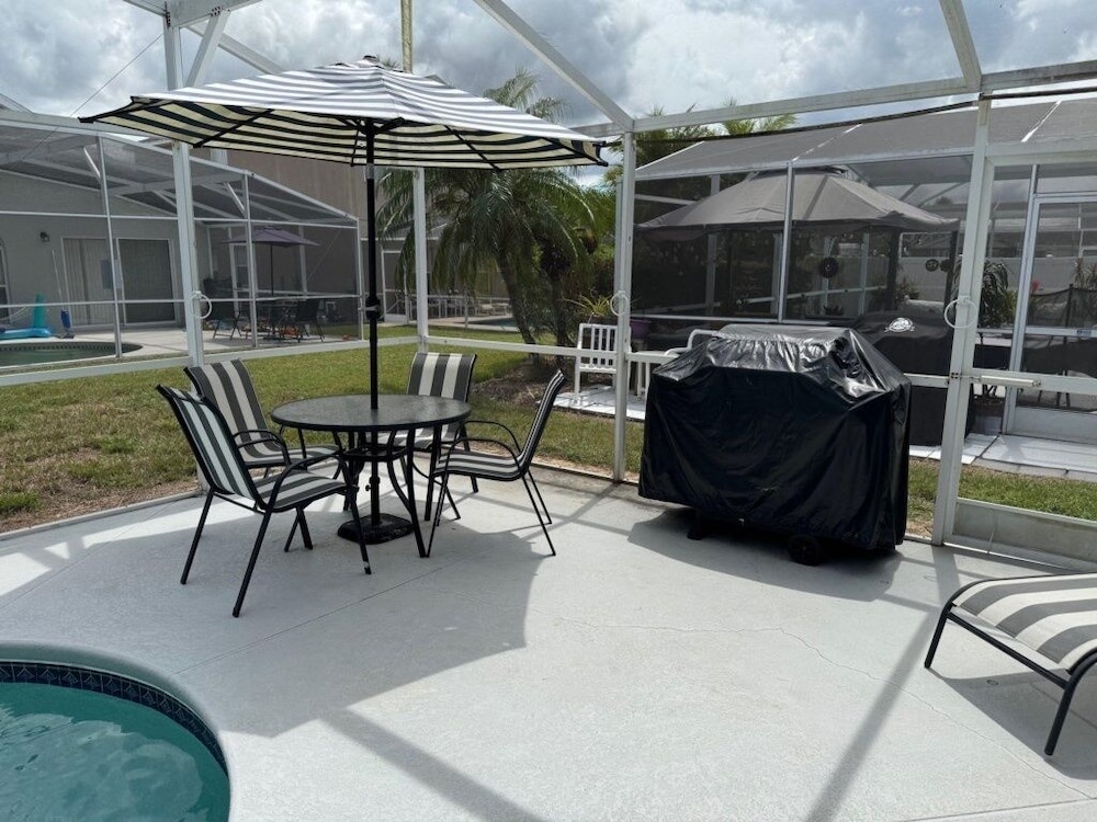 Beach Bums Villa 3 Bedroom Home