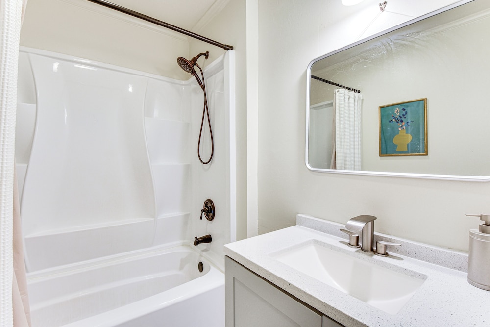 Bike, Hike & Unwind at Doodle Trailside Retreat
