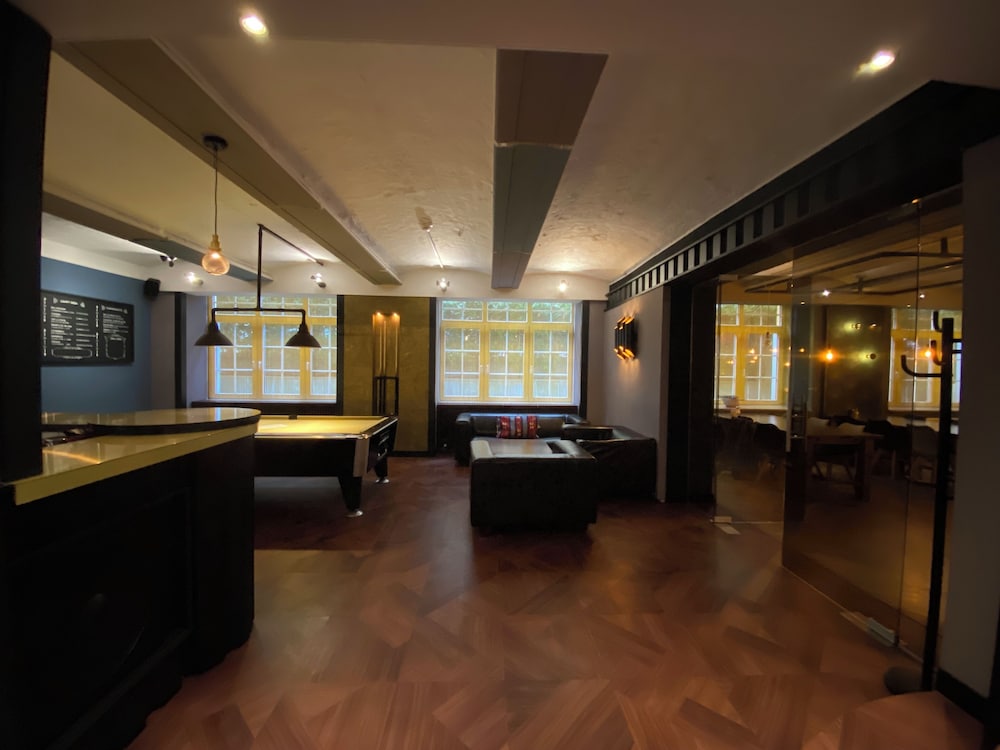 Singer109 Hostel