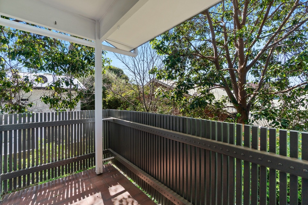 Stylish 2-bed Townhouse in Leafy Hyde Park