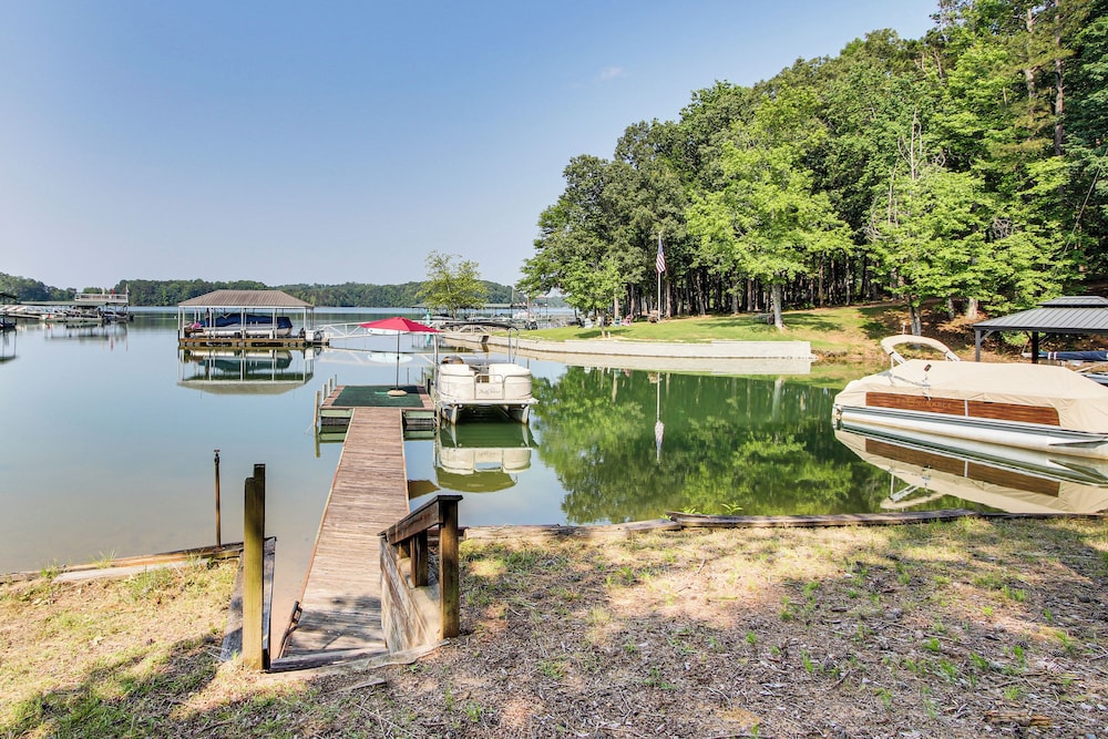< 1 Mi to Marina: Fair Play Home on Lake Hartwell