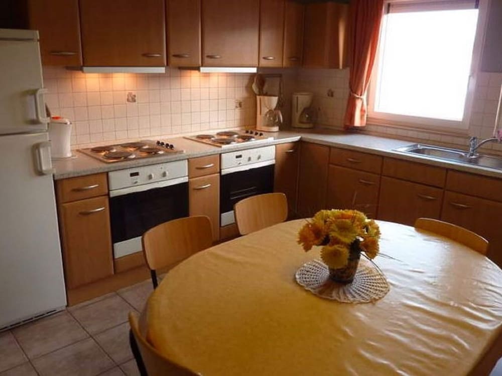 Elegant Home With Sauna view 5