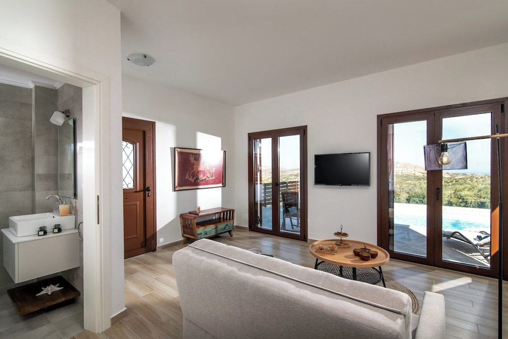 Brand new luxury Villa Dafne Heated pool