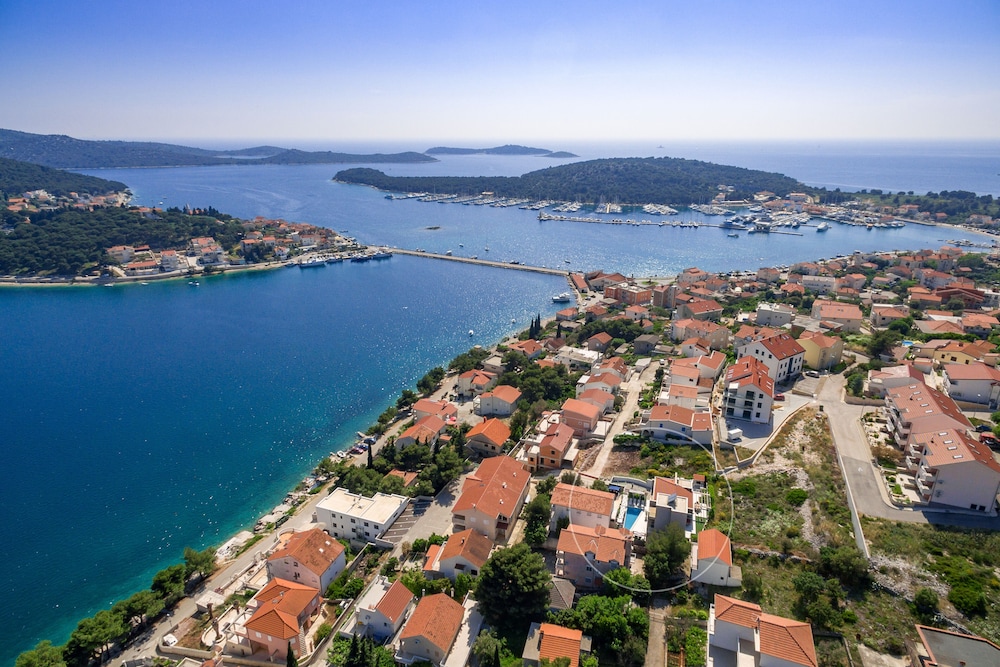 Villa Martinis view 5