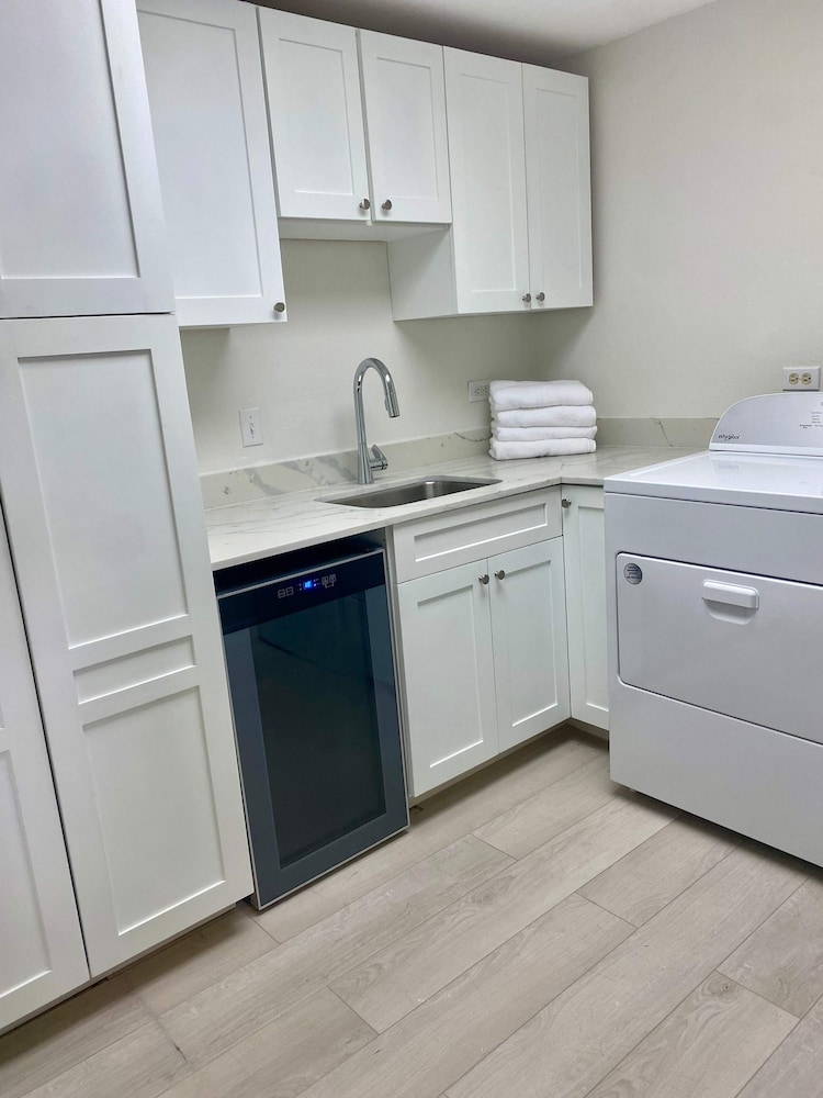 Oceanfront Condo on Seven Mile Beach