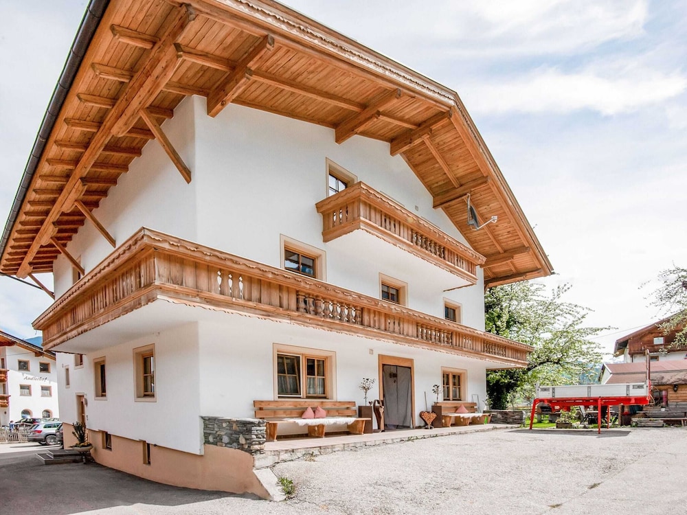 Apartment in Hainzenberg Near Ski Lift view 5