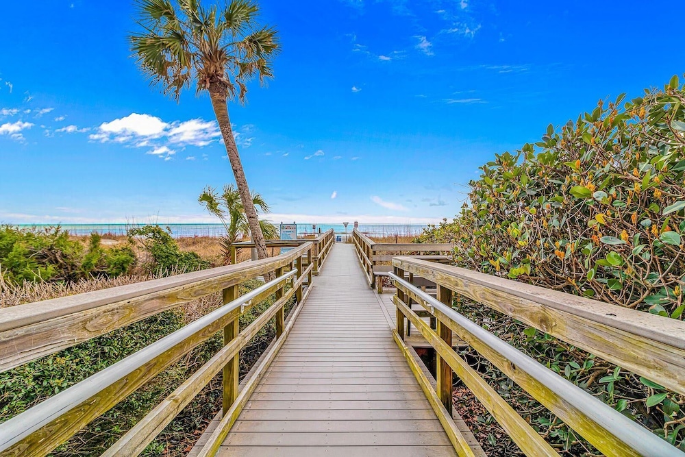 Units at Ocean Forest Plaza by Elliott Beach Rentals