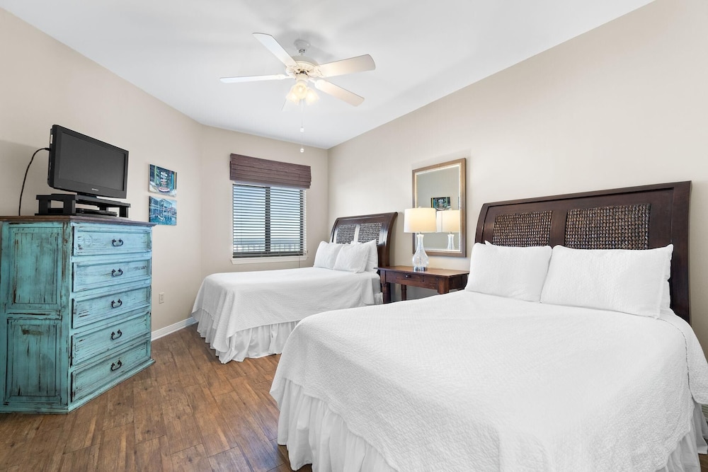 The Palms West 813