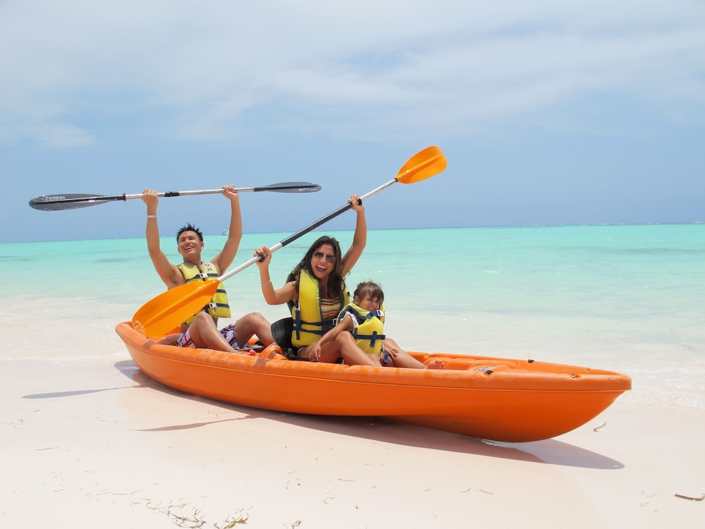 Los Corales Beach Village