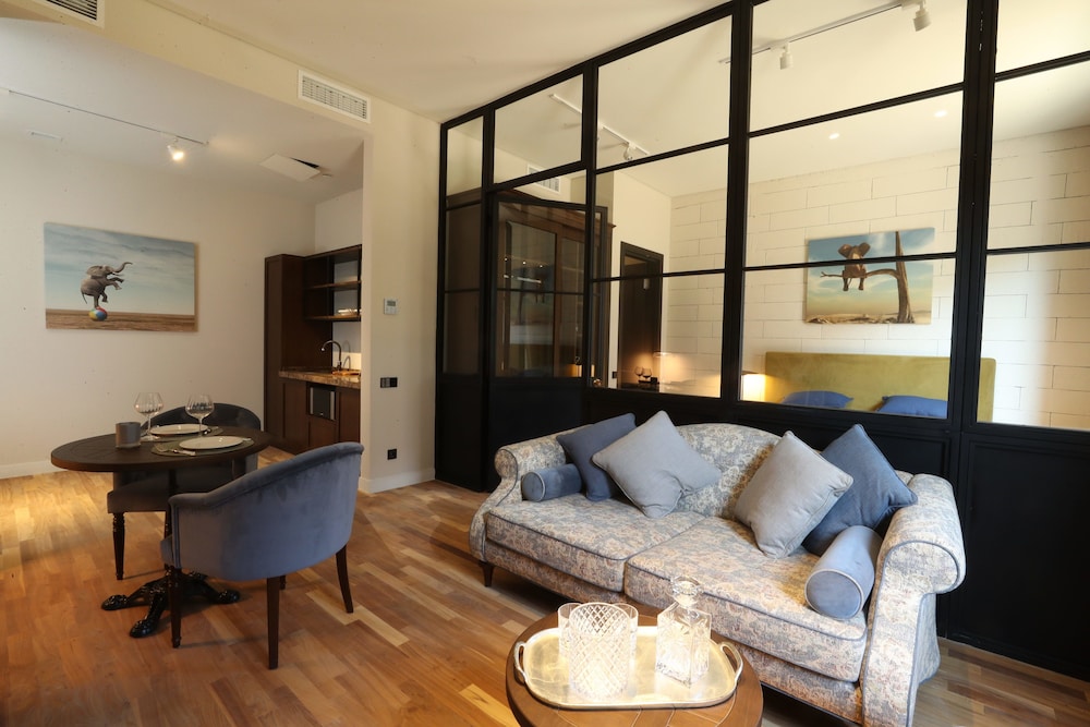Apart Hotel by Parmigiano Group