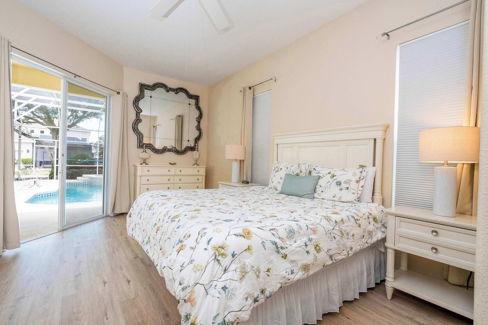 Family Villa w Pool Spa Game Room Near Disney