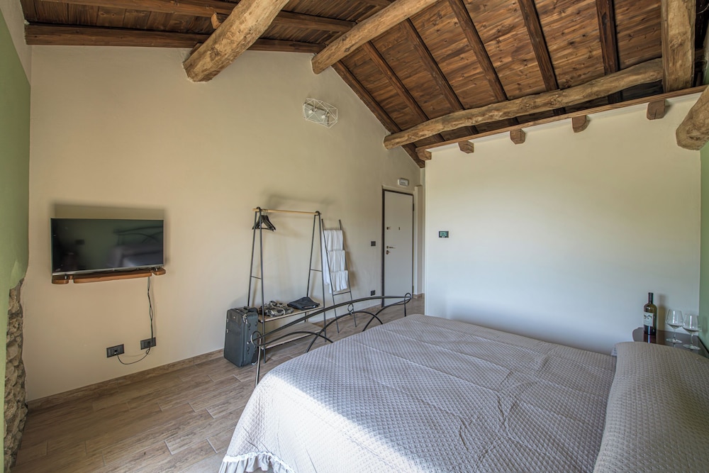 Room-charming Alessandria Retreat With Q