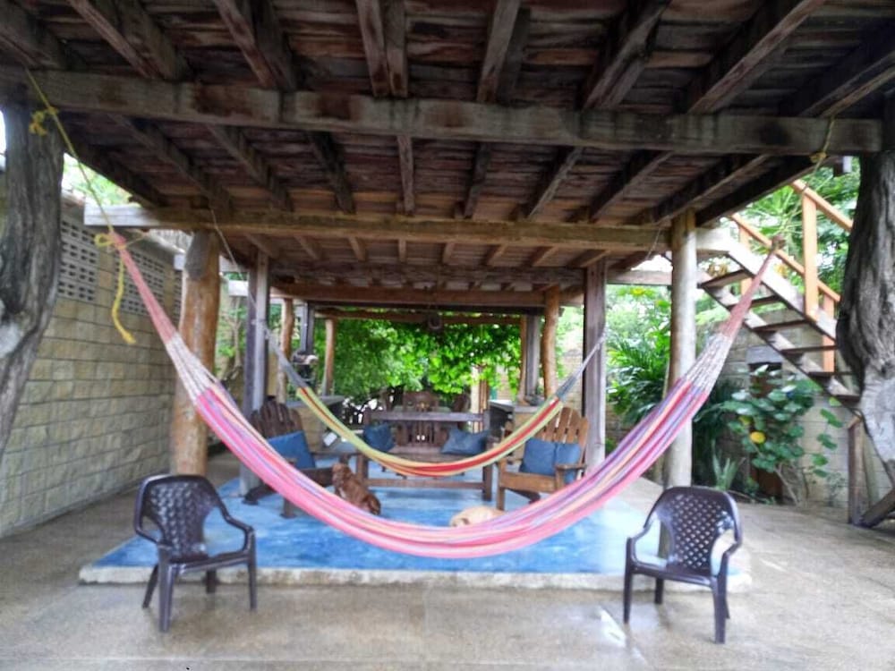Tambo Marina Ecohostal - Hostel