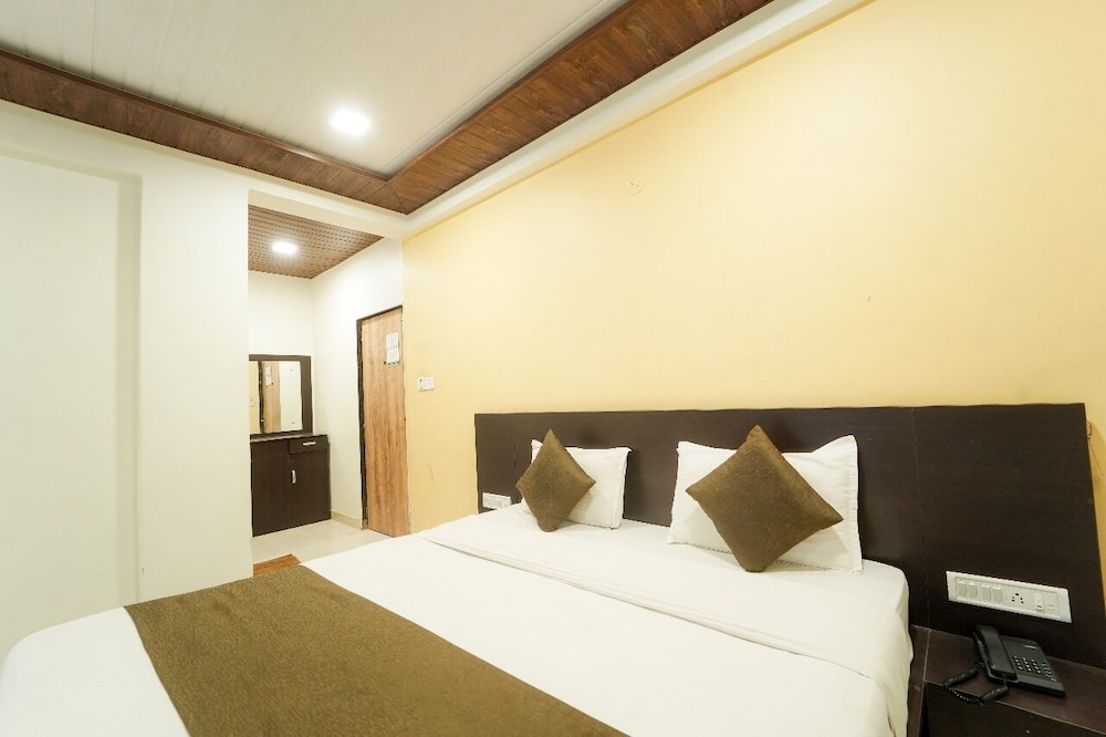 Hotel Raaya Regency