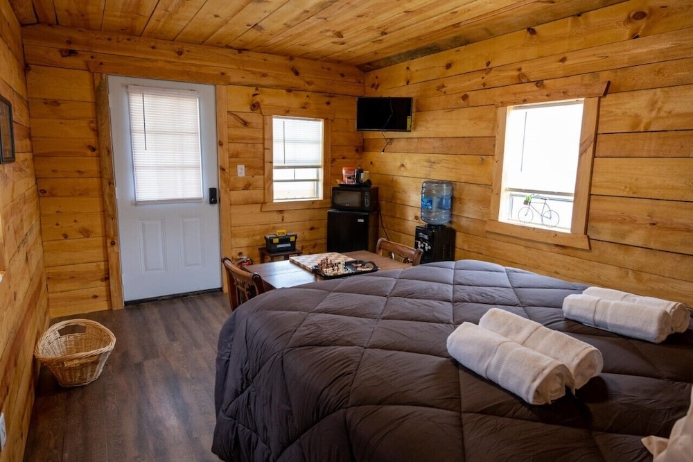 Canal Cabins