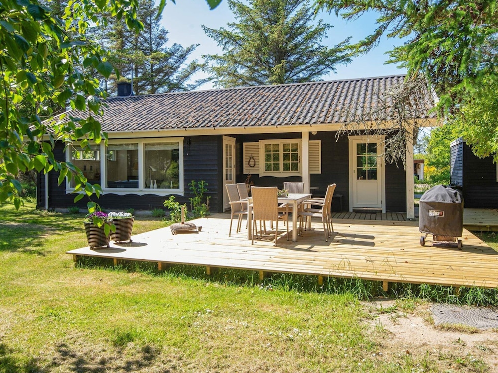 6 Person Holiday Home in Ulfborg