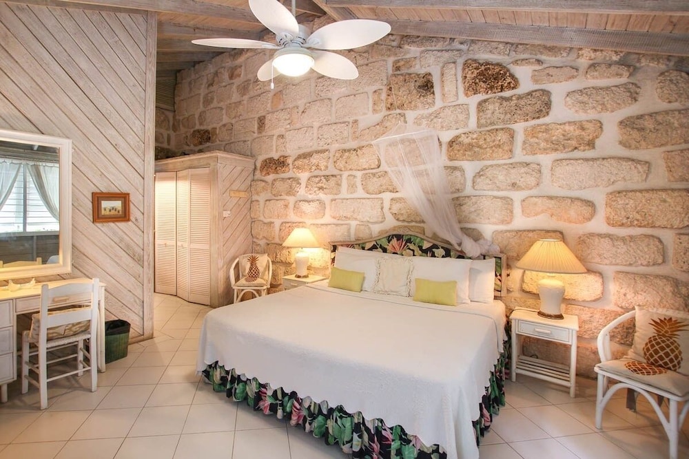 Charming 2-Bed Cottage By Beach by BSL Rentals