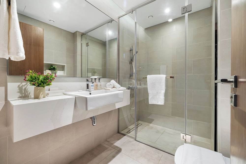 2BR M Huge Terrace Direct Canal Access