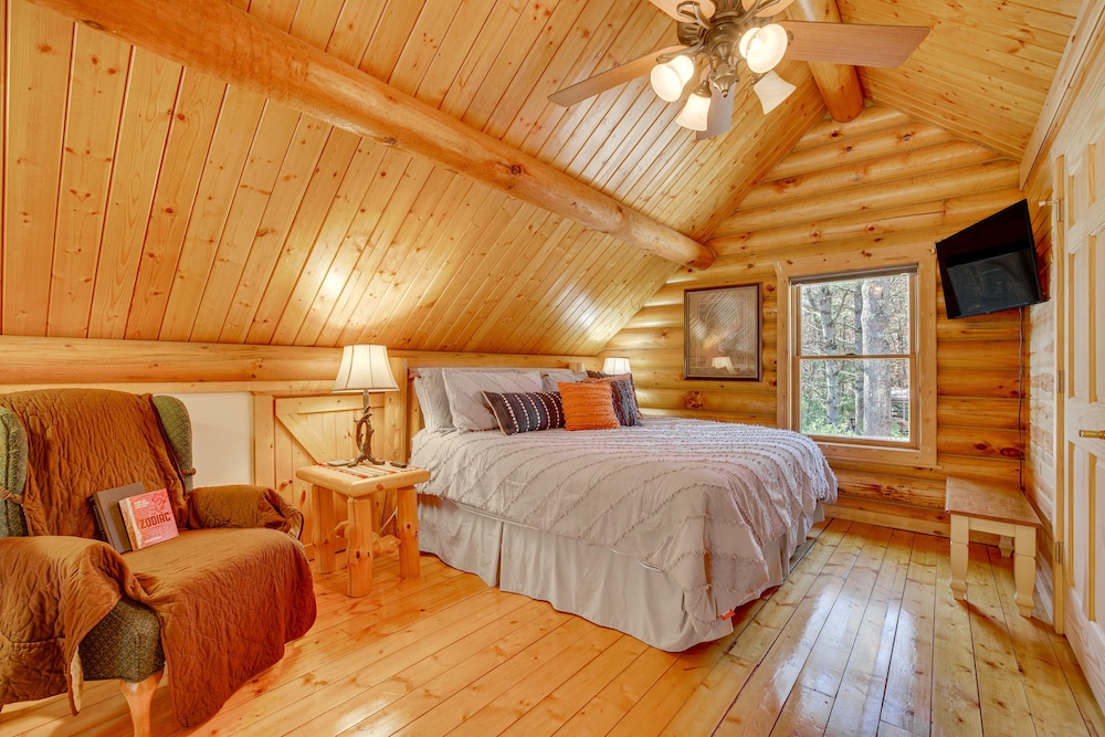 Merrillan Cabin w/ Fire Pit < 1 Mi to Lake Arbutus view 3