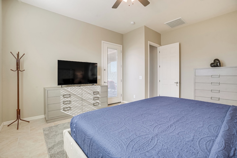 Covered Patio & Community Pool: Home in Surprise