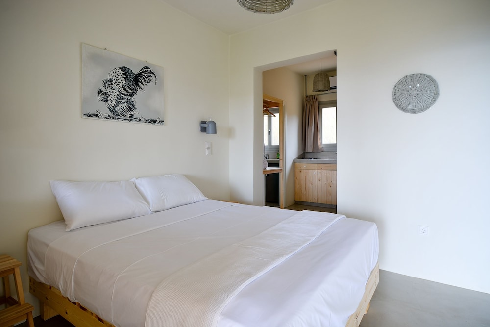 Rooster Guesthouse Rooms view 4