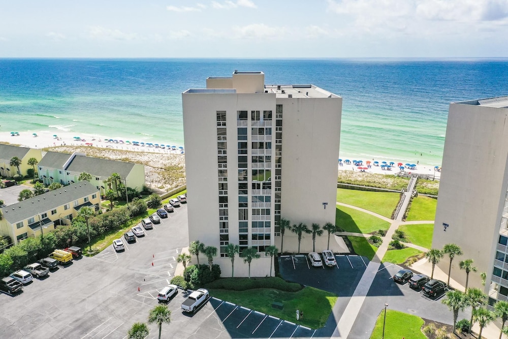 Shoreline Towers 3033