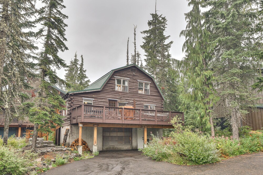 Rustic Government Camp Cabin w/ Mountain Views! view 5