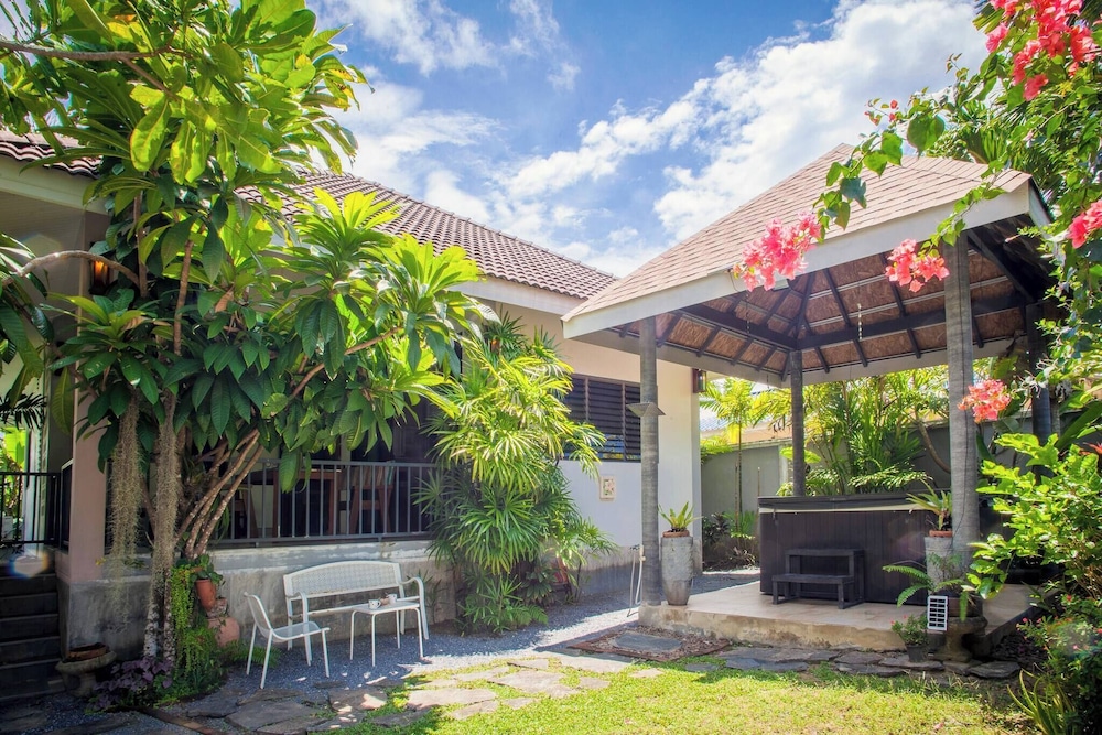 Jaccuzi House 5 pl 200 m From a Beautiful Beach